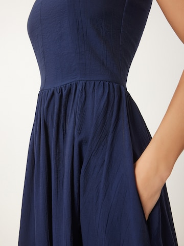 Happiness İstanbul Sukienka w kolorze niebieski