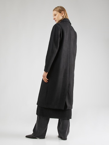 Wemoto Přechodný kabát – černá