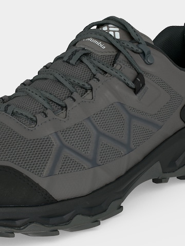 COLUMBIA Lage schoen 'PEAKFREAK™ 3' in Grijs