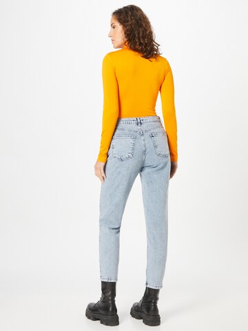 Trendyol Tapered Jeans i blå