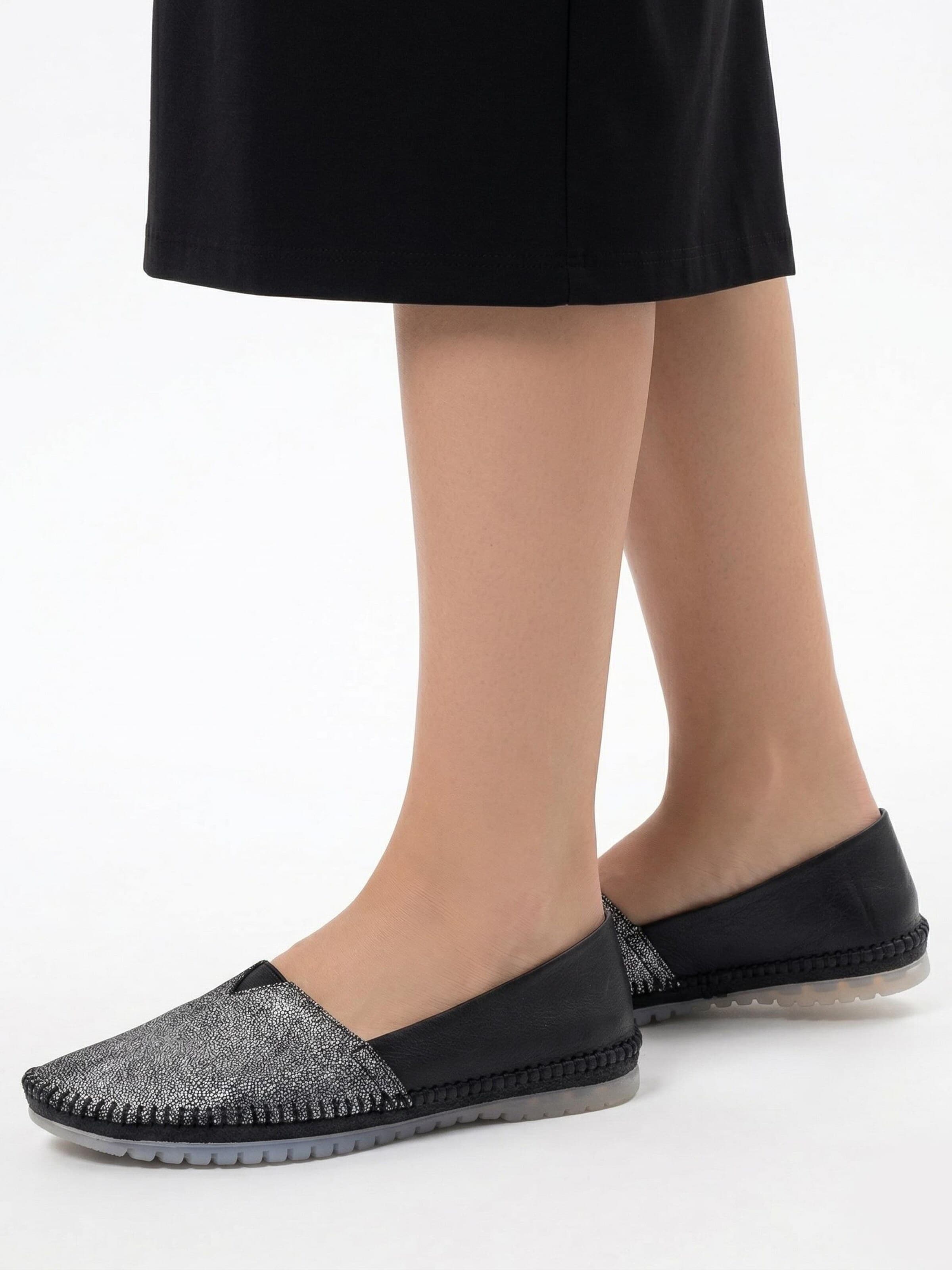 Maciejka Slipper '1930W-46/00-0'‌ in Schwarz: Vorderseite