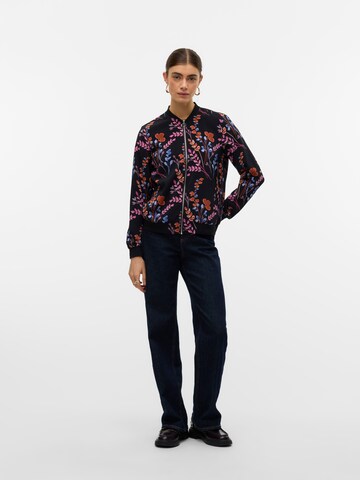 VERO MODA Демисезонная куртка в Черный