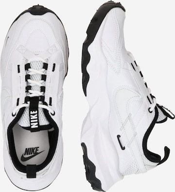 Baskets basses 'TC 7900' Nike Sportswear en blanc