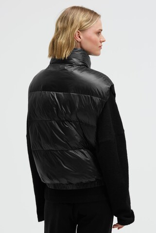 SENSES.THE LABEL Vest in Black