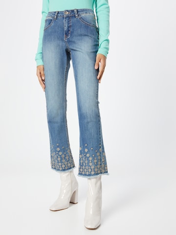 Cream Flared Jeans 'Rysha' in Blue: front