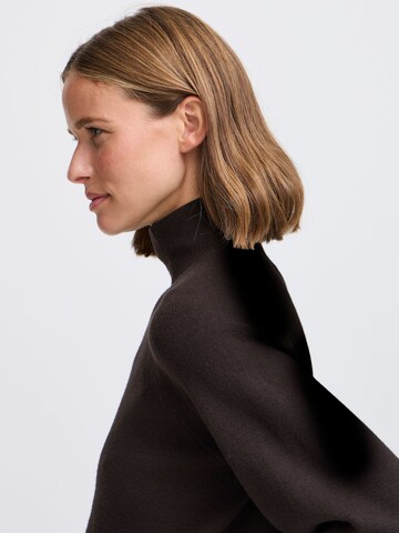 Pull-over 'Otari' b.young en noir