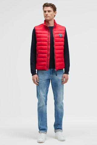 CAMP DAVID Vest in Red