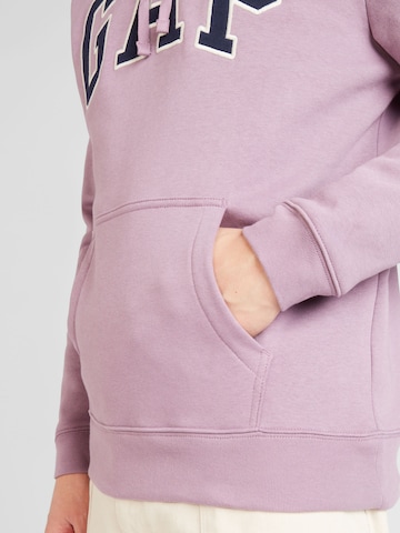 GAP - Sweatshirt 'HERITAGE' em roxo