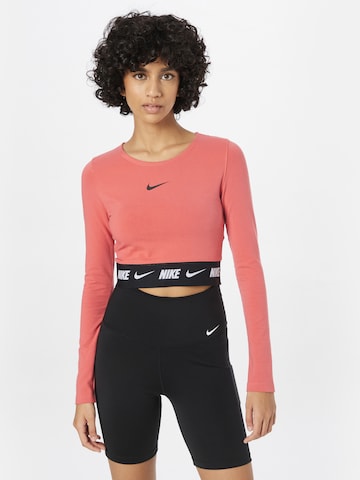 Nike Sportswear T-shirt 'Emea' i rosa: framsida