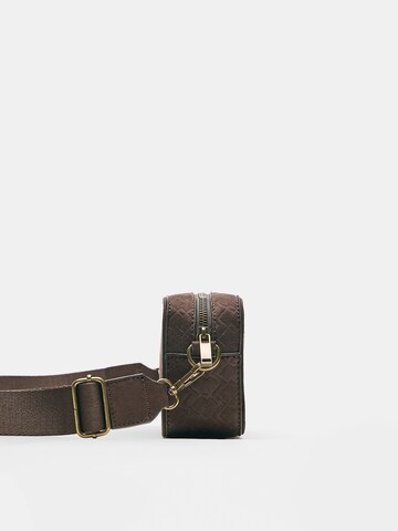 Pull&Bear Umhängetasche in Braun