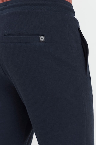 Effilé Pantalon 'ROBERTSON' !Solid en bleu
