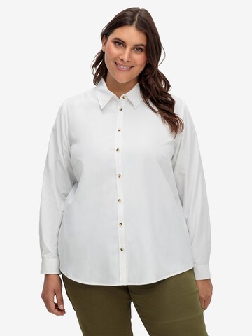 SHEEGO Blouse in White: front