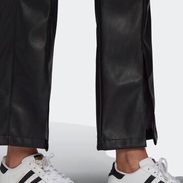 Loosefit Pantaloni di ADIDAS ORIGINALS in nero