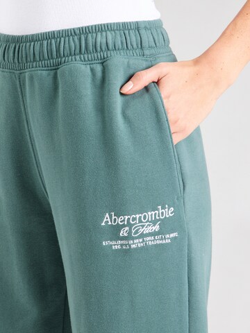 Effilé Pantalon 'ESSENTIAL SUNDAY' Abercrombie & Fitch en vert