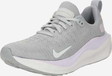 Scarpa da corsa 'React Infinity Run' di NIKE in grigio: frontale