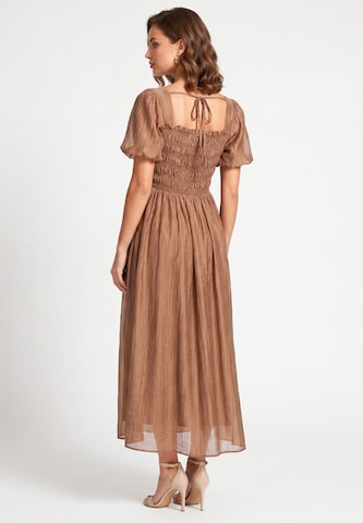 Robe faina en marron