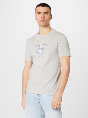 GUESS - Camiseta en gris: frente