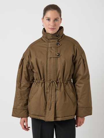 YAS Overgangsjakke 'YASChima' i brun: forside