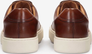 Sneaker bassa di Kazar in marrone