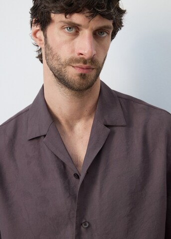 MANGO MAN Comfort Fit Hemd 'Lotus' in Braun