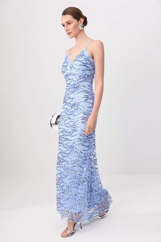 Trendyol - Vestido de noche en azul: frente