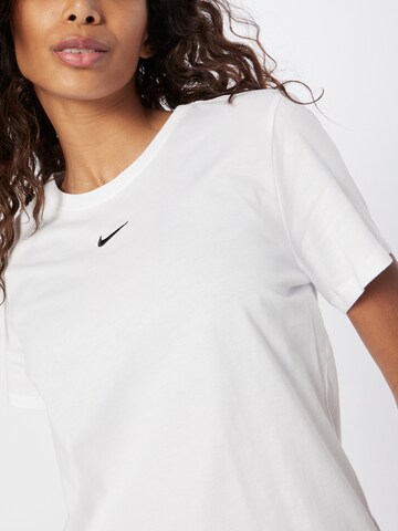 Maglietta di Nike Sportswear in bianco