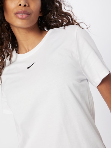 Nike Sportswear - Camiseta en blanco