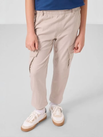 Pantalon 'TOMMY Kinder Cargo-Joggerhose' Tommy Life en gris
