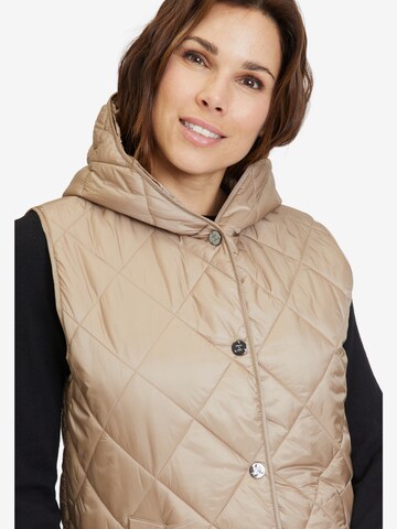 Amber & June Vest in Beige