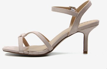 Celena - Sandalias con hebilla 'Chizitelu' en beige