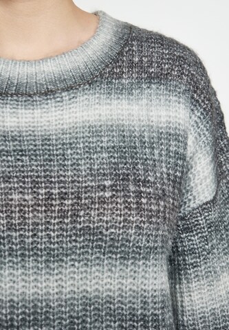 Usha Pullover in Grau