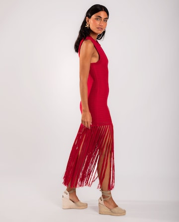 THE-ARE - Vestido en rojo