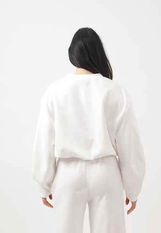 Elara Sweatshirt in White