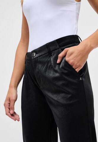 ÆNGELS Regular Pants in Black