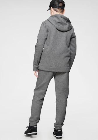 Nike Sportswear Regular Sweatsuit in Grey
