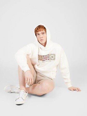 Abercrombie & Fitch Sweatshirt in White