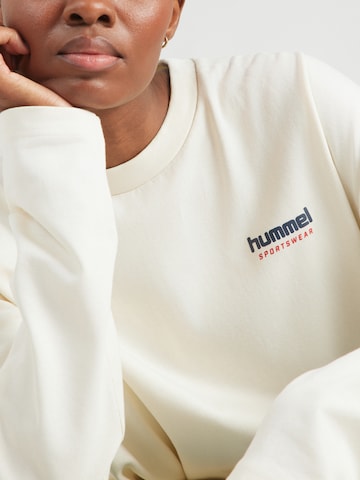Tricou funcțional de la Hummel pe alb