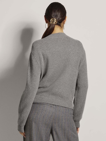 MADELEINE Gebreid vest in Grijs