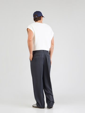TOPMAN Wide leg Pleat-front trousers in Grey
