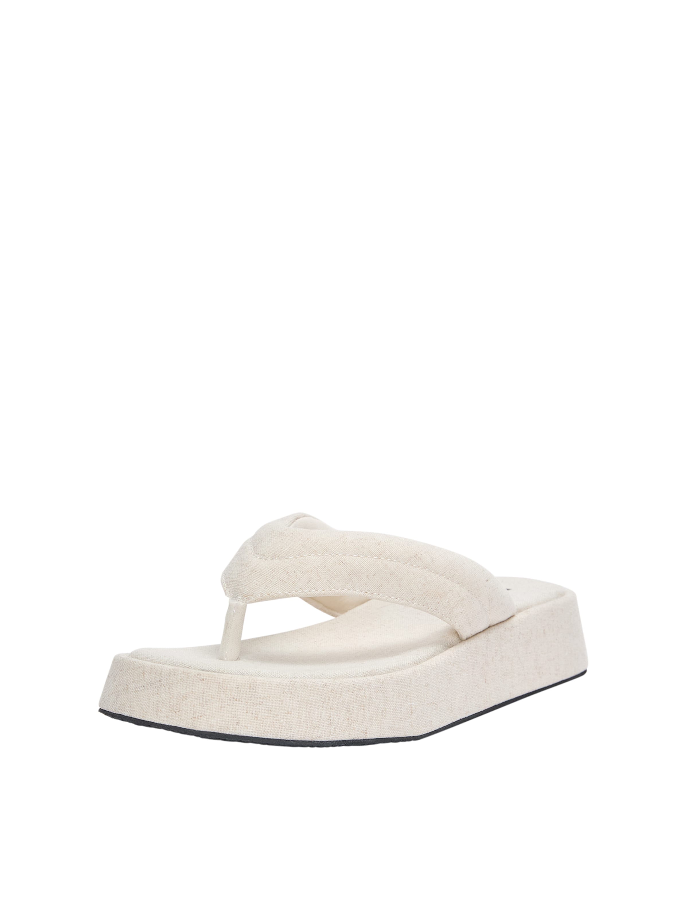 Flip-flops de la Pull&Bear pe bej: față