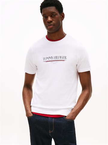 TOMMY HILFIGER T-shirt 'BRAND LOVE' i vit: framsida