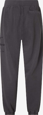 Regular Pantalon Calvin Klein Jeans en gris