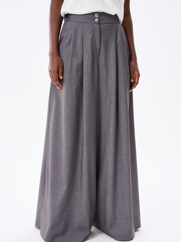 Blue Shadow Wide leg Pants in Grey