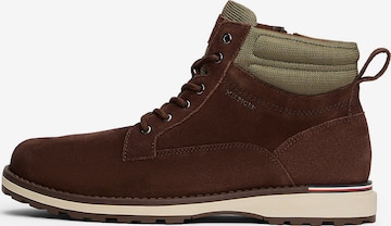 TOMMY HILFIGER Boot in Brown: front