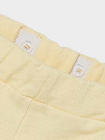 NAME IT - Tapered Pantalón 'DRINT' en amarillo