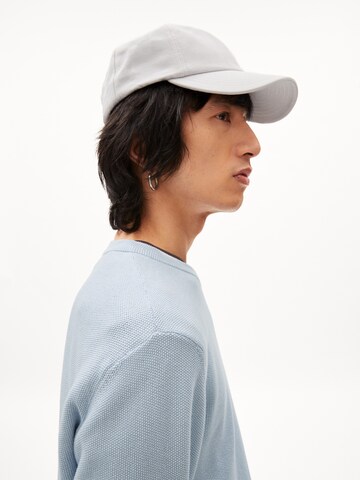 Casquette ARMEDANGELS en gris : devant