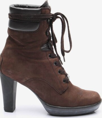 Tod's Dress Boots in 37 in Brown: front