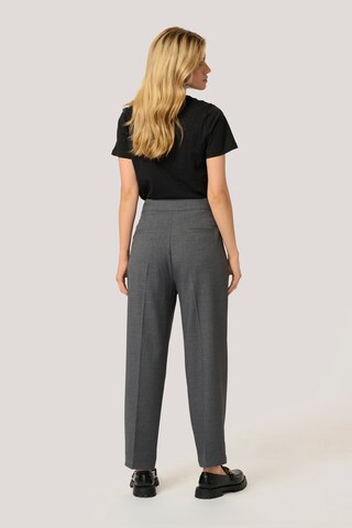 Regular Pantalon 'Merle' Kaffe en gris