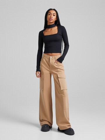Bershka Loose fit Cargo trousers in Beige