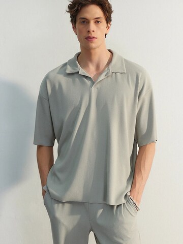 Trendyol Shirt in Grey: front